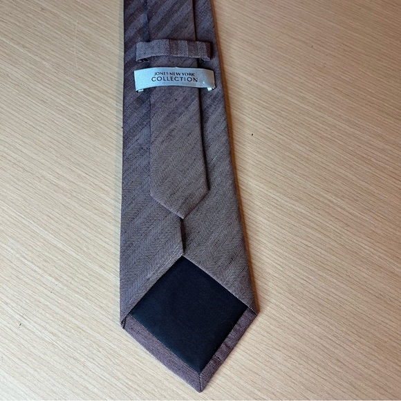 💕2/$30💕Jones New York Collection Silk/Linen Chevron Pattern Tie - Picture 3 of 6